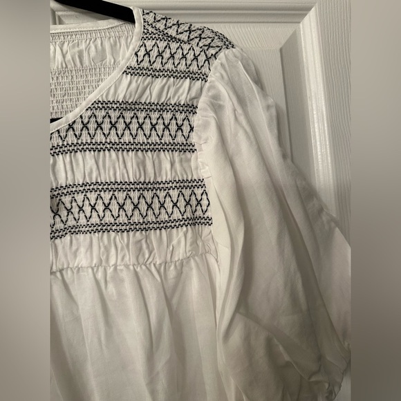 TORRID 00 XL 0X White Cotton Blouse Black Stitch Detail R $49 - Picture 6 of 11